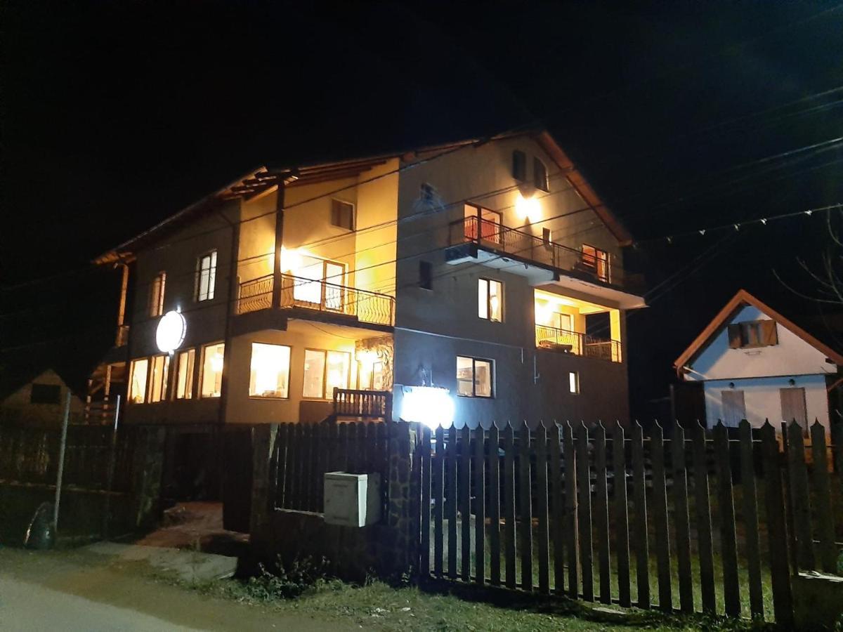 Pensiunea Montan Din Bran,Sat Simon Spa Indoor Bran  Ngoại thất bức ảnh