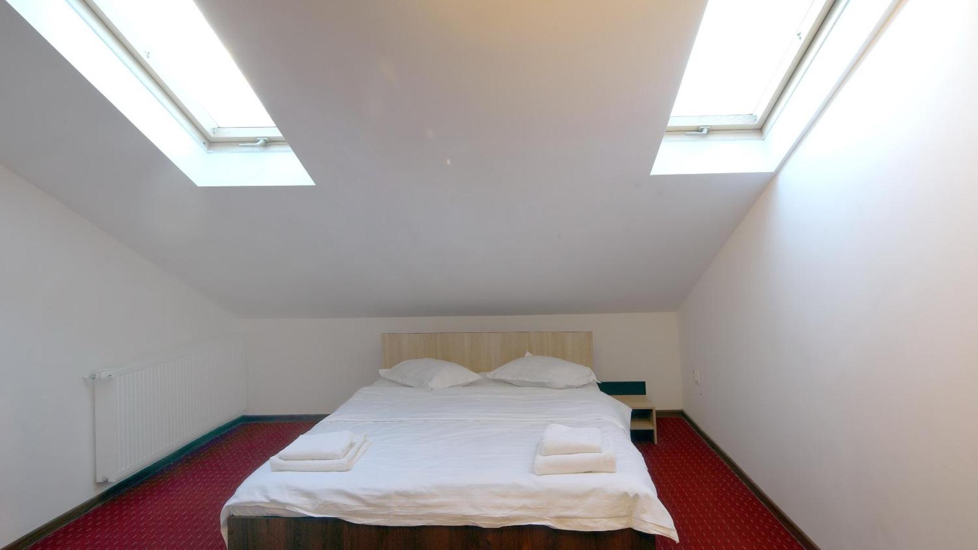 Pensiunea Montan Din Bran,Sat Simon Spa Indoor Bran  Ngoại thất bức ảnh
