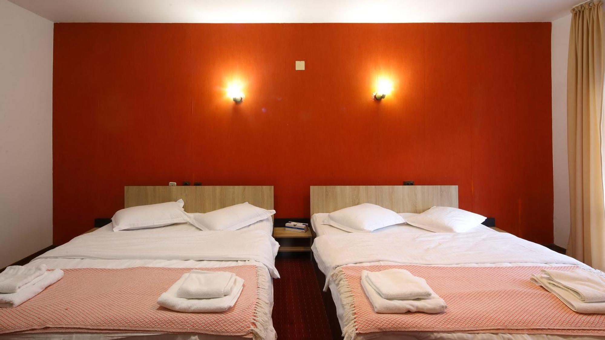 Pensiunea Montan Din Bran,Sat Simon Spa Indoor Bran  Ngoại thất bức ảnh